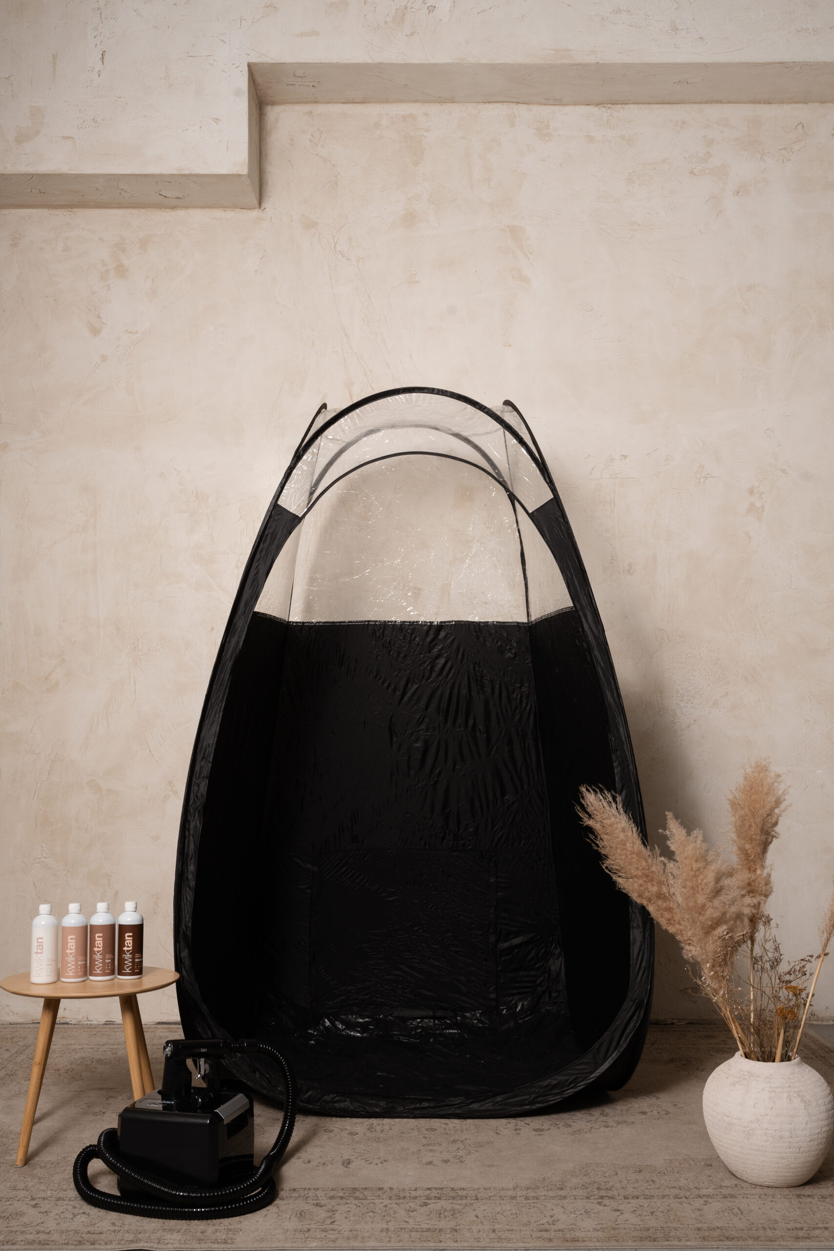 Spray tan kabina KWIKTAN – Profesionalna kabina za spray tan tretmane